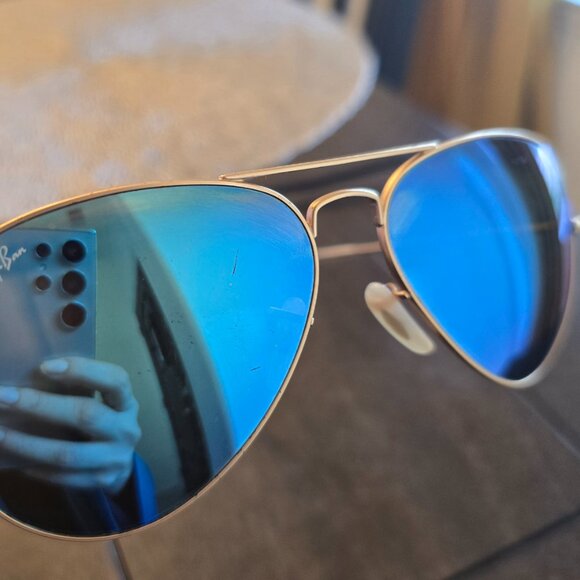 Ray-Ban Aviator metal sunglasses with gild frame and blue mirror lenses - Picture 2 of 3